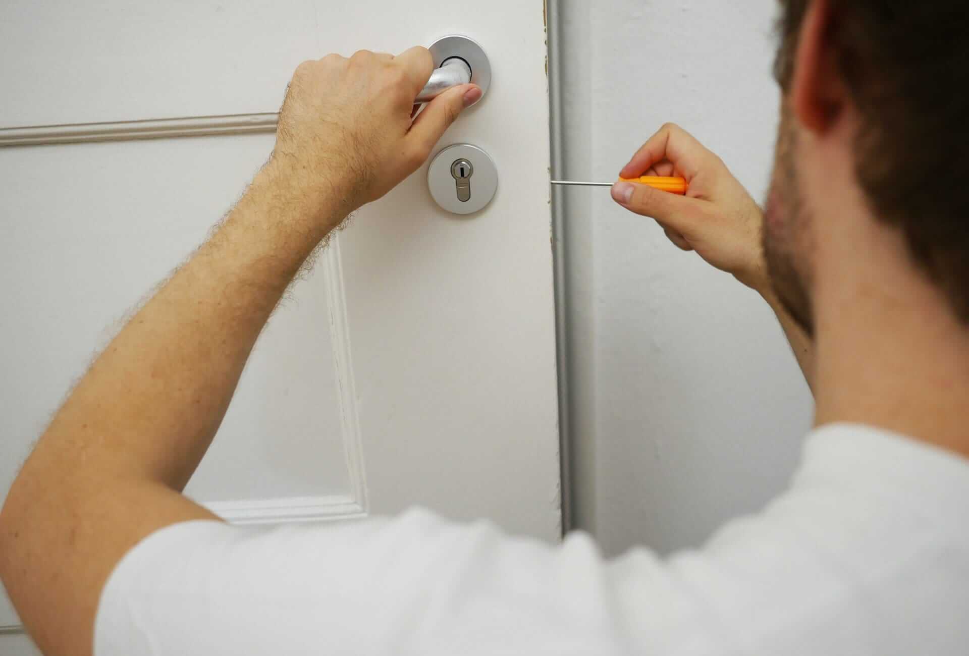 Få best pris på låsesmeder